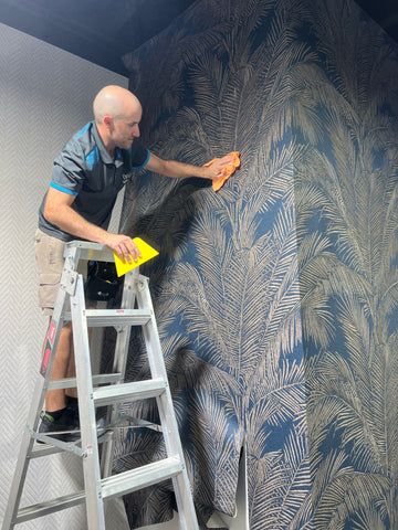 🏠 نصاب کاغذ دیواری: راهنمای جامع انتخاب متخصص و نکات کلیدی نصب