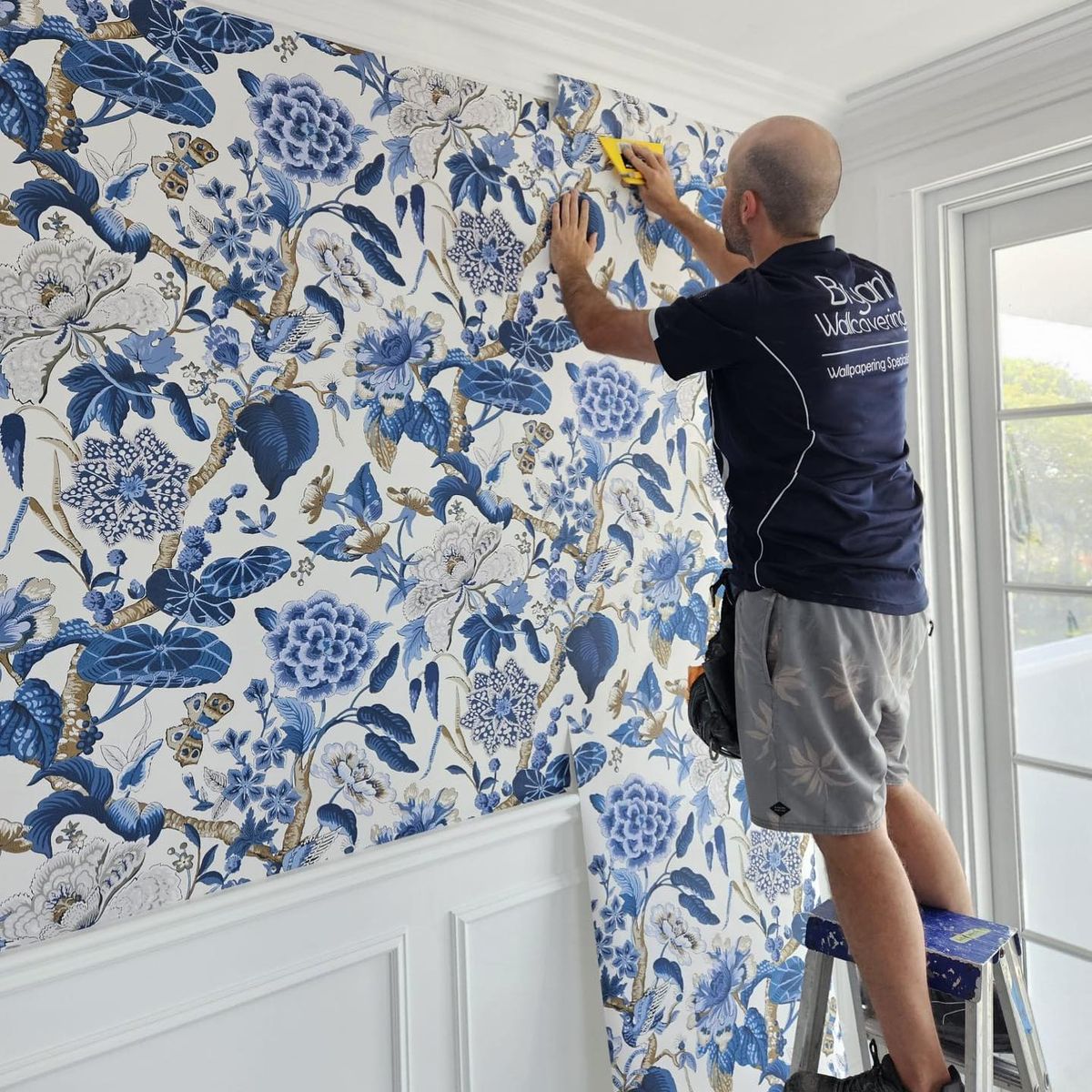 🏠 نصاب کاغذ دیواری: راهنمای جامع انتخاب متخصص و نکات کلیدی نصب