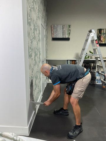 🏠 نصاب کاغذ دیواری: راهنمای جامع انتخاب متخصص و نکات کلیدی نصب